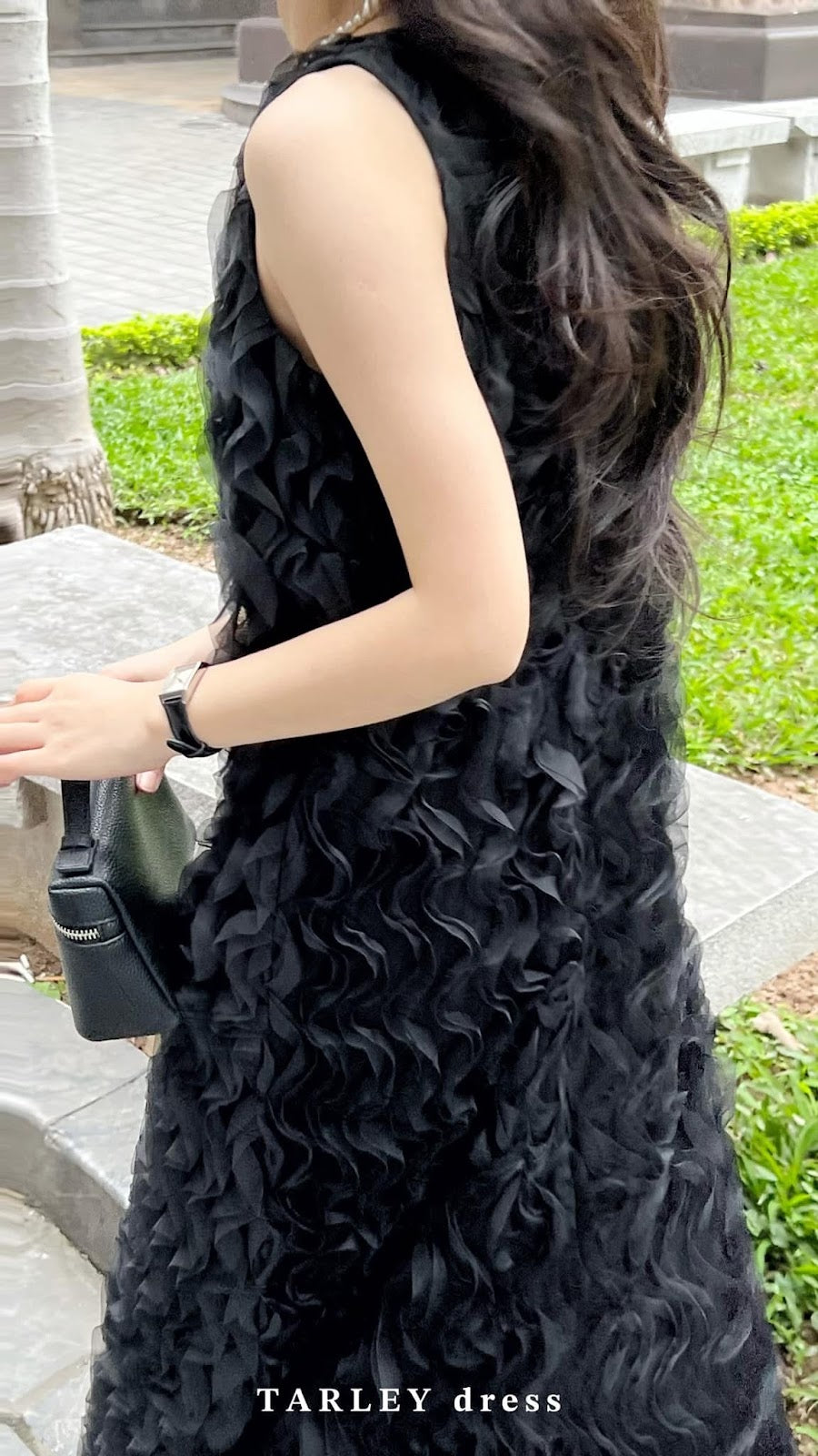 Tarley wave lace maxi dress detail