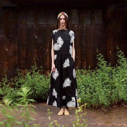Léger Off-Shoulder Midi Dress